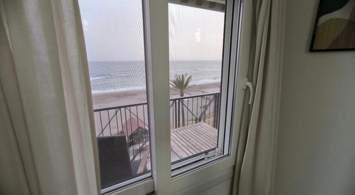 Apartamento Tres Habitaciones Primera Linea De Playa Rincón de la Victoria Exterior foto